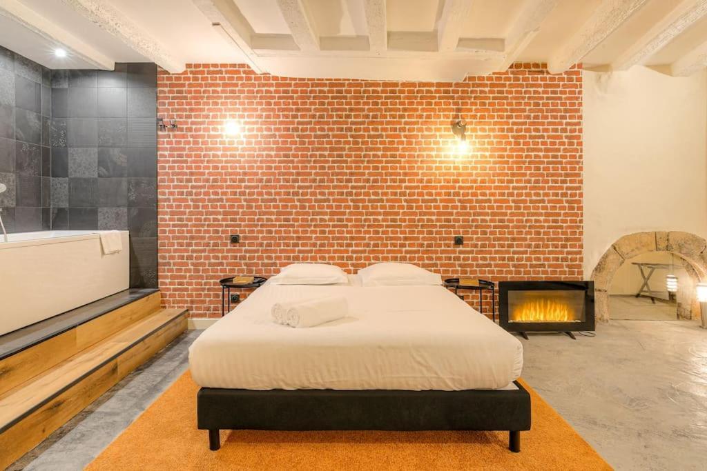 Appartamento Industrial-style With Bathtub, Vieux-lyon