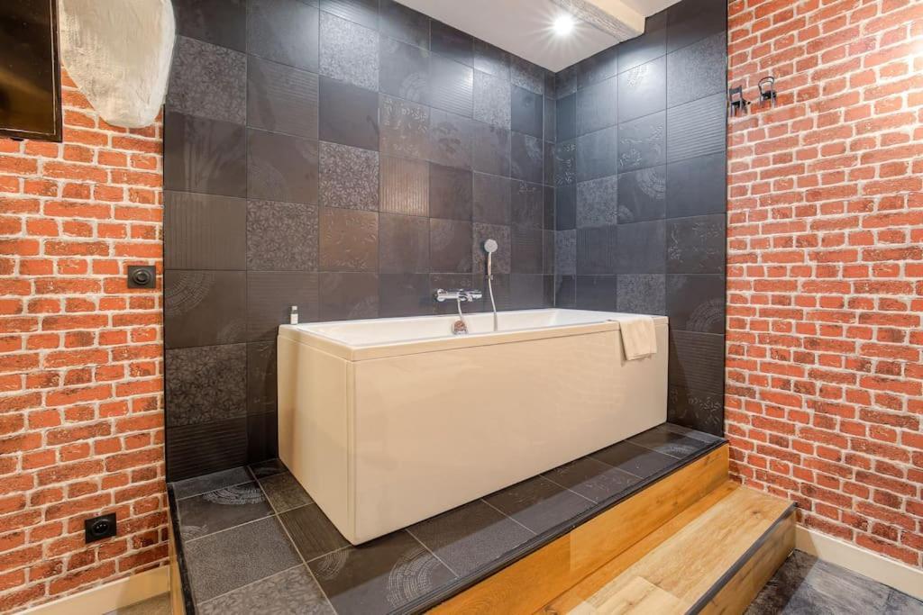 Industrial-style With Bathtub, Vieux-lyon Appartamento Lione