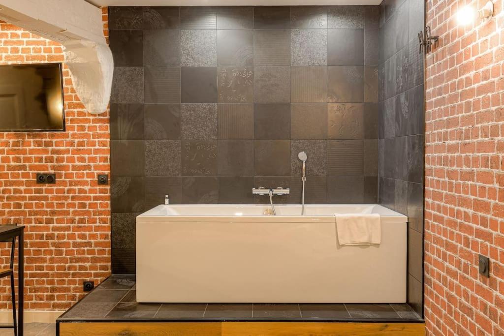 Industrial-style With Bathtub, Vieux-lyon Appartamento *